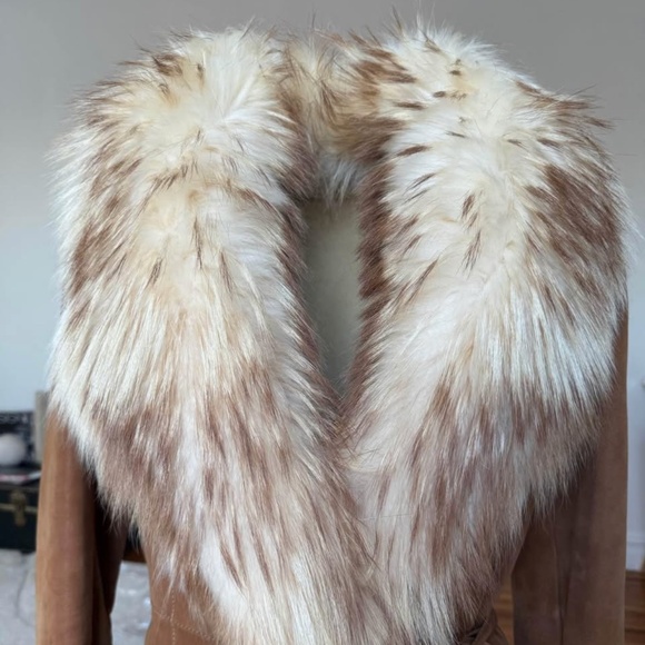 Vintage shearling coat with genuine Fox fur collar - Picture 10 of 16